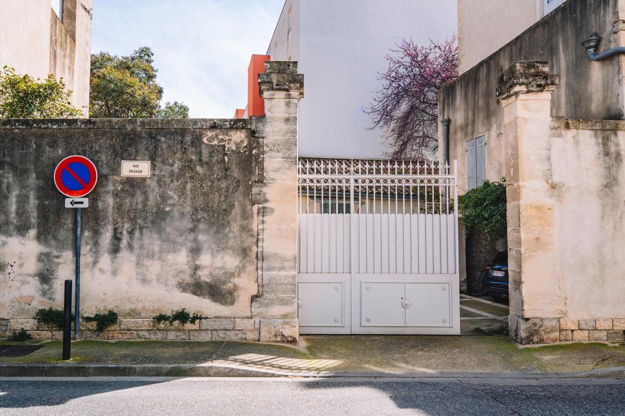 Demeure & Confort Nimes Exterior photo
