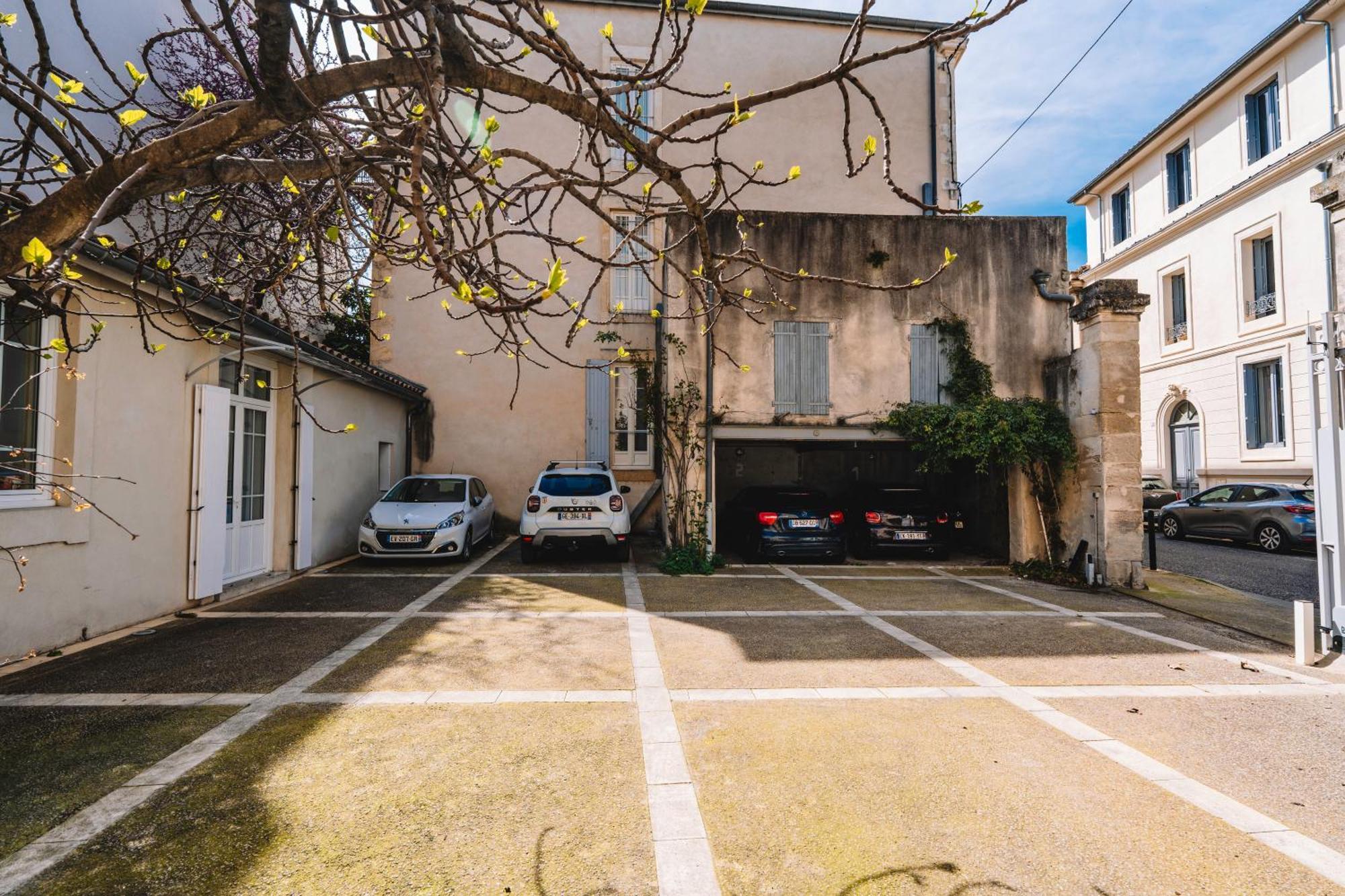 Demeure & Confort Nimes Exterior photo