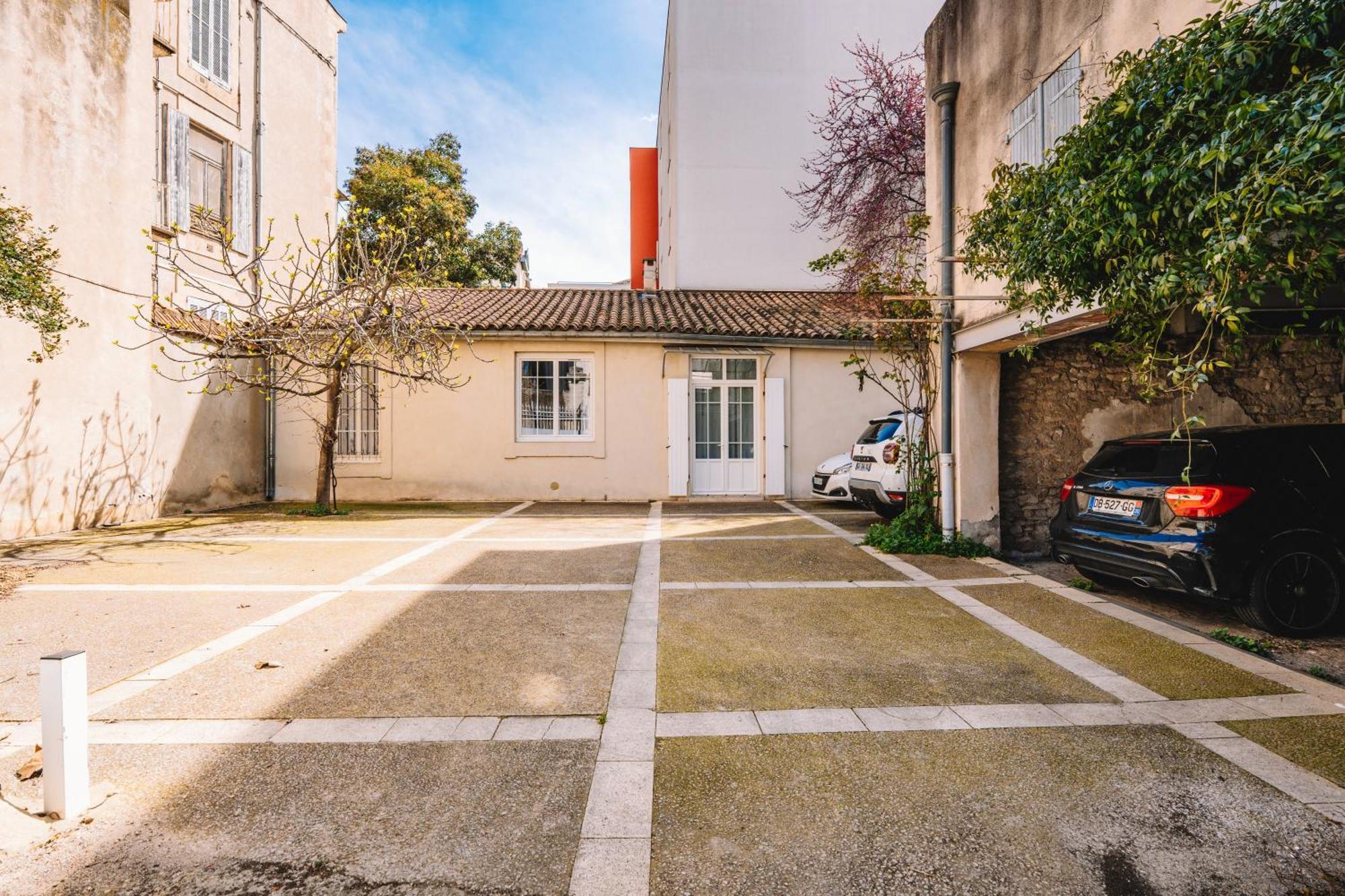 Demeure & Confort Nimes Exterior photo
