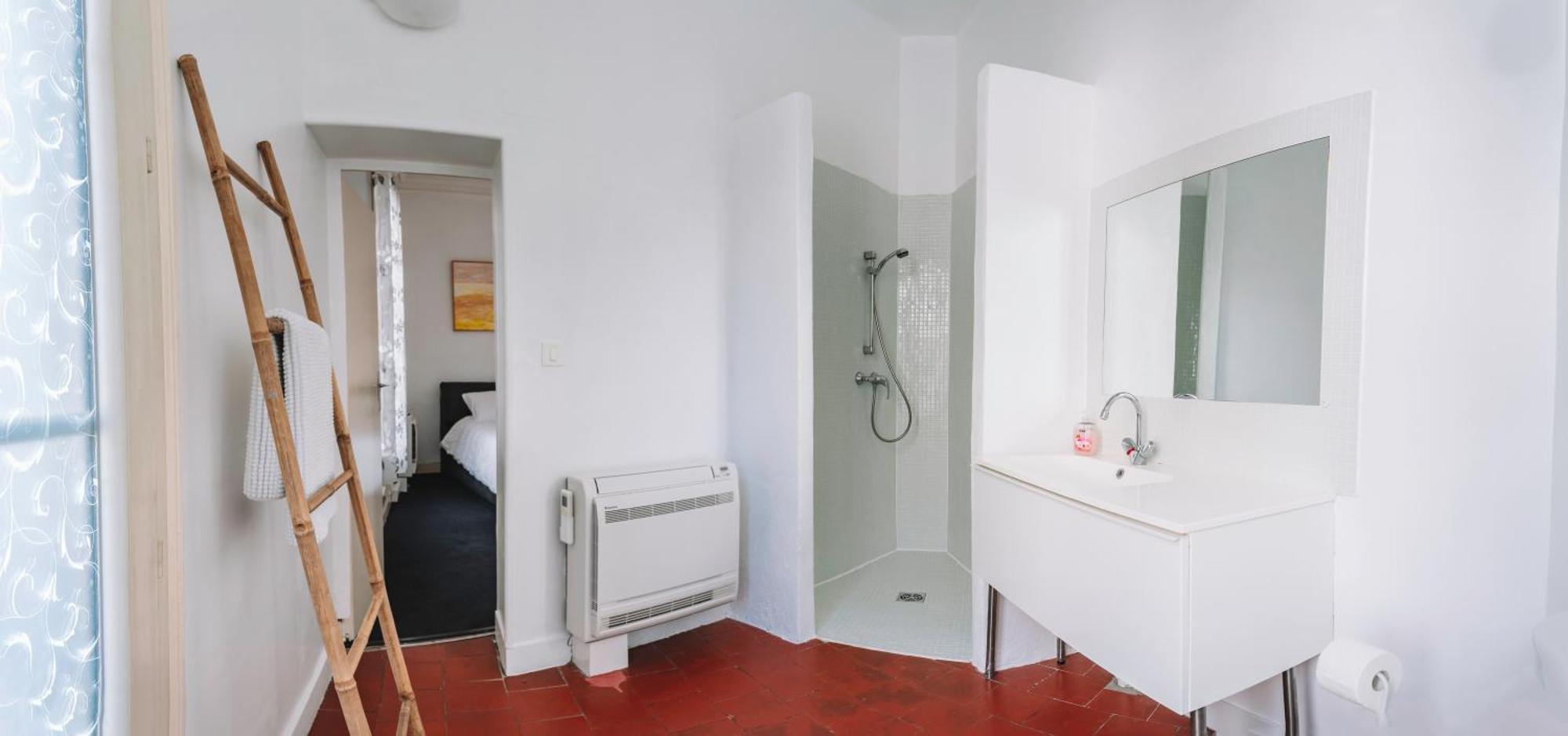 Demeure & Confort Nimes Exterior photo